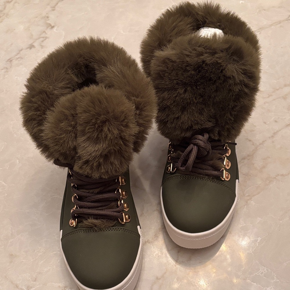 Olive Green Fur-Lined Women's Sneakers